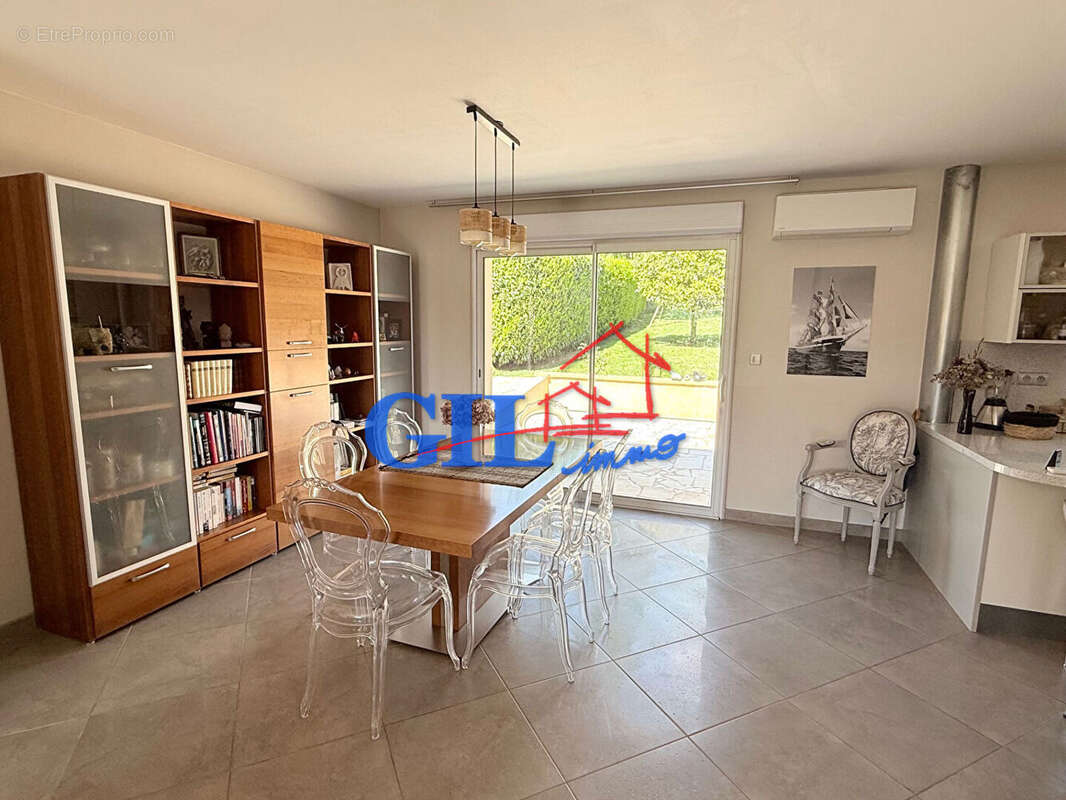 Maison à SAVIGNY-LE-TEMPLE