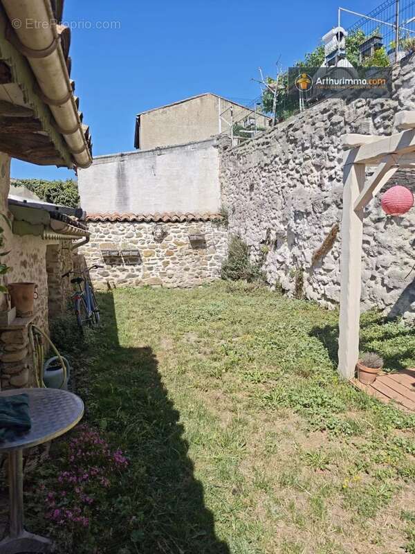 Appartement à LAROQUE-D&#039;OLMES