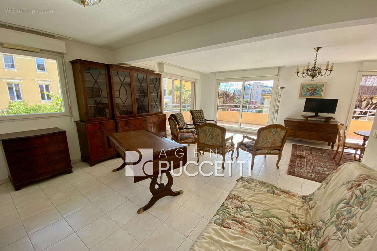 Appartement à VENCE