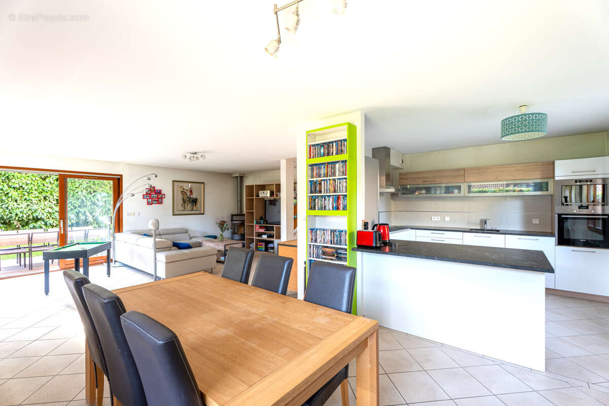 Maison à PREVESSIN-MOENS