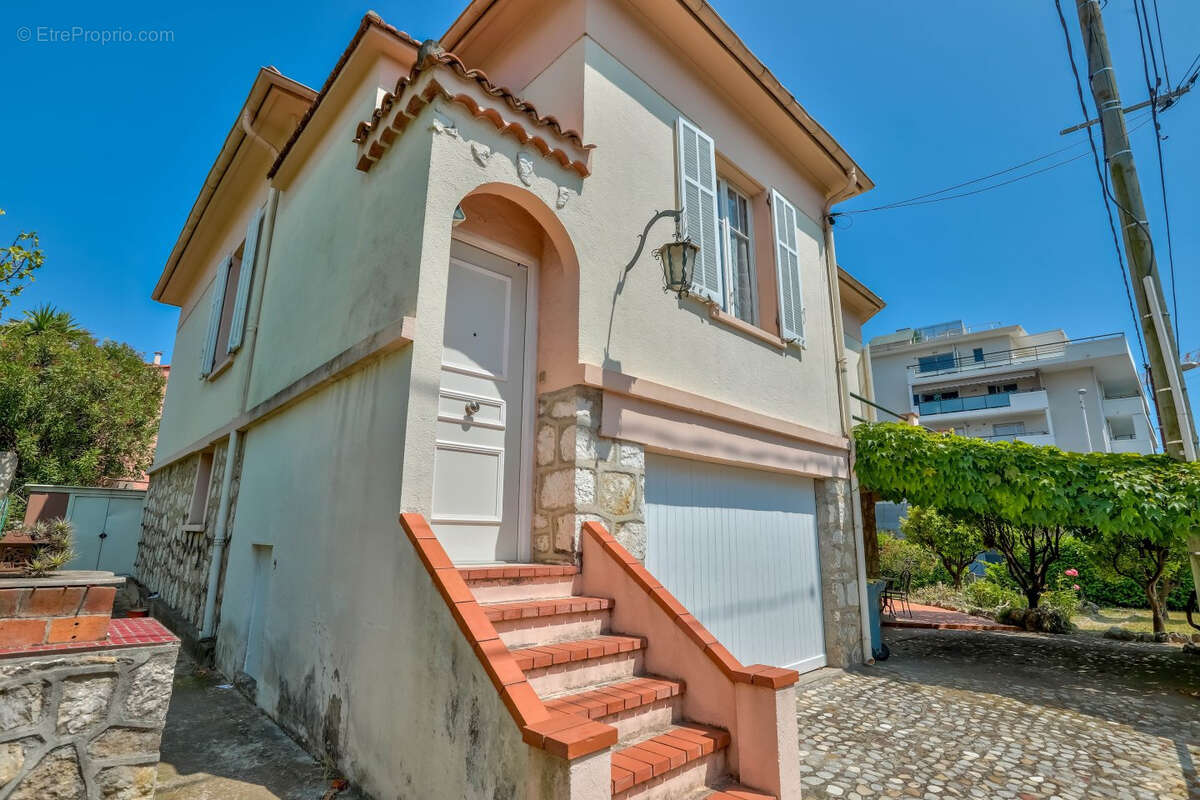Maison à CAGNES-SUR-MER
