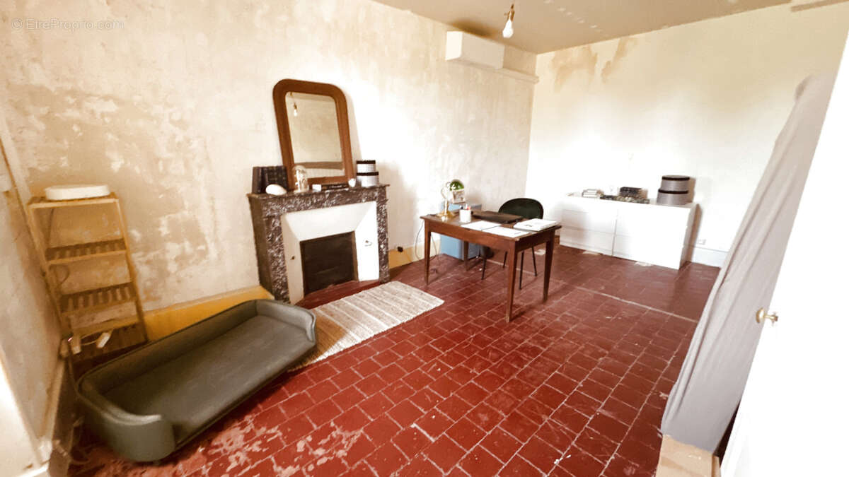 Maison à VAULT-DE-LUGNY