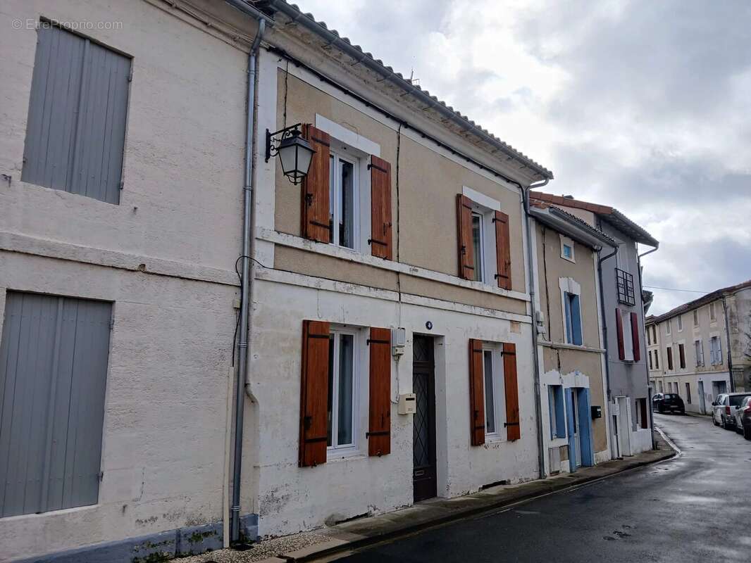 Maison à RIBERAC