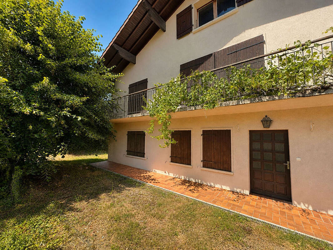 Maison  5 pièces de 101 m2 + sous-sol  à ARCHAMPS - photo 2