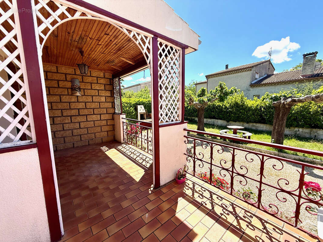 Maison à BOLLENE