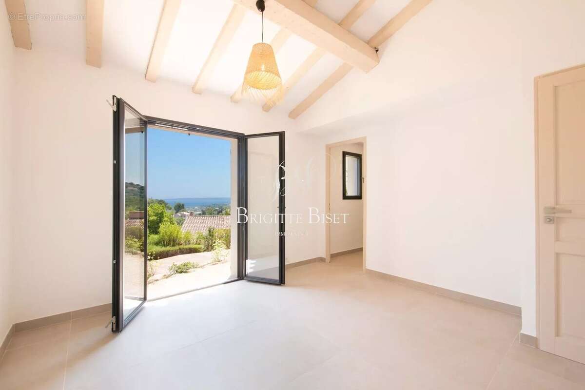Maison à LES ISSAMBRES