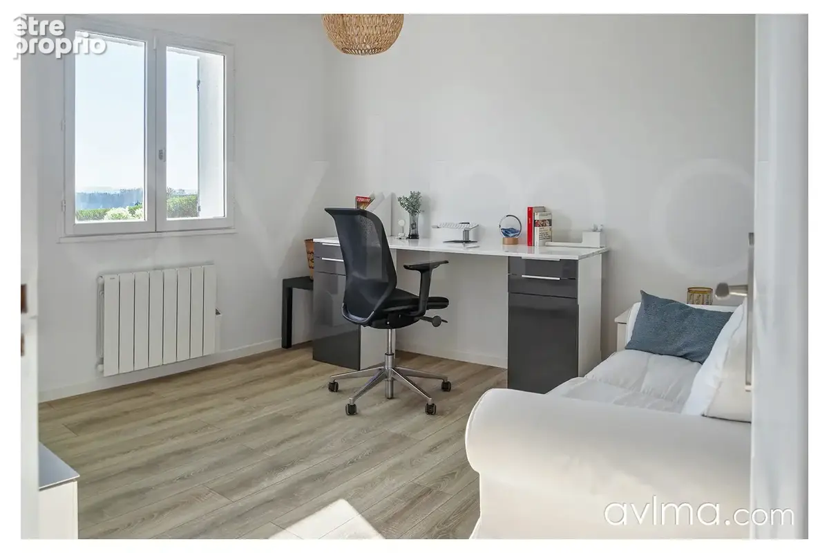 Maison entièrement rénovée - 5 chambres - Sous-sol total - Environnement privilégié - photo 13