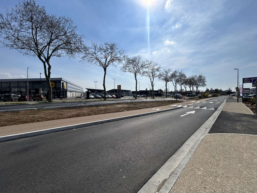 Commerce à ROMANS-SUR-ISERE