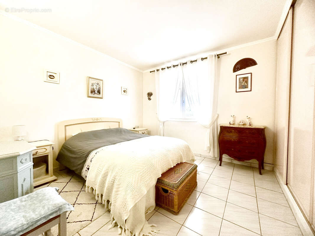 Maison à ROQUEBRUNE-SUR-ARGENS