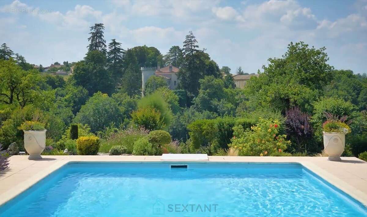 Propriete d'exception de 455 m² sur un terrain de 3 628 m² - photo 5