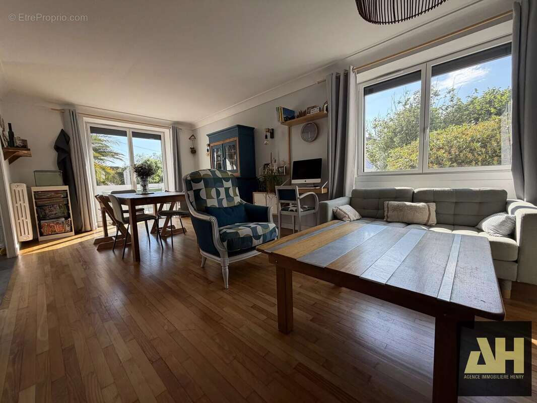 Maison à LE RELECQ-KERHUON