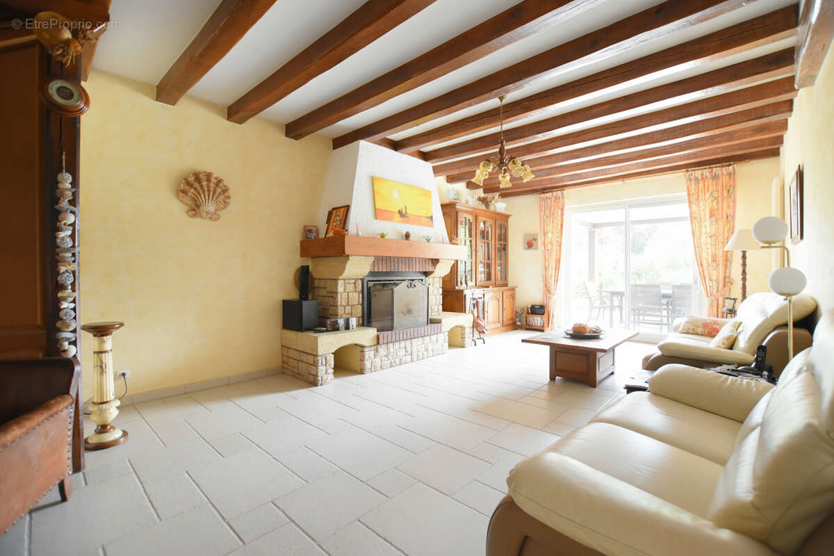 Maison à SAINT-REMY-L'HONORE
