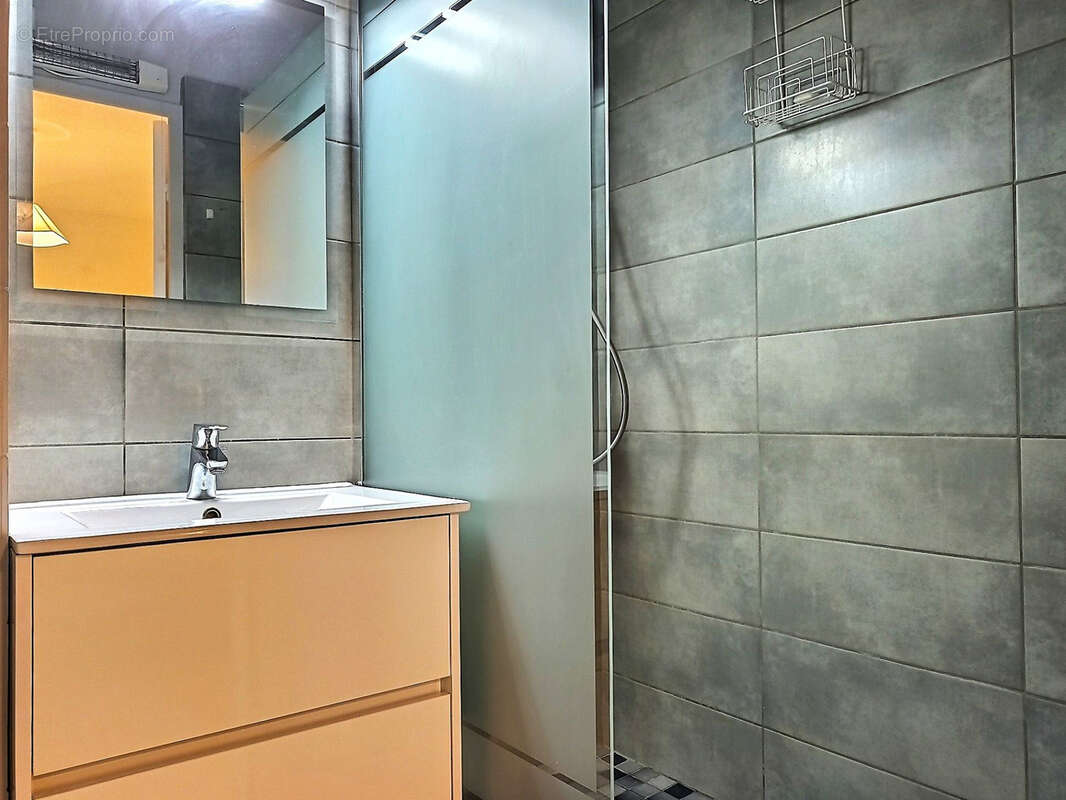 Appartement à BORMES-LES-MIMOSAS