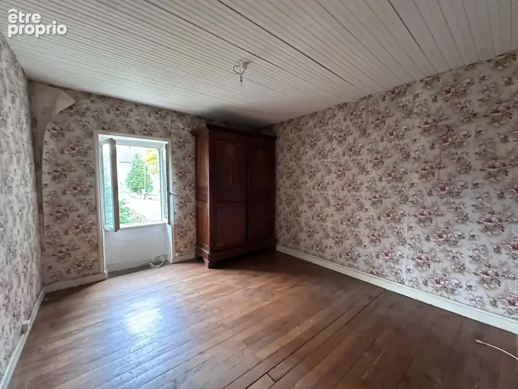 Maison 8 pièces 136 m² à vendre à Charensat (63640) - photo 8
