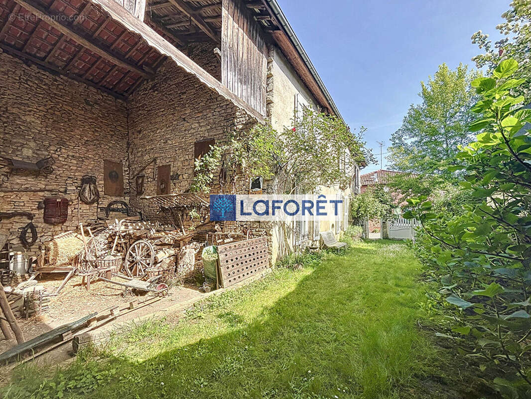 Maison à VAUX-SUR-BLAISE