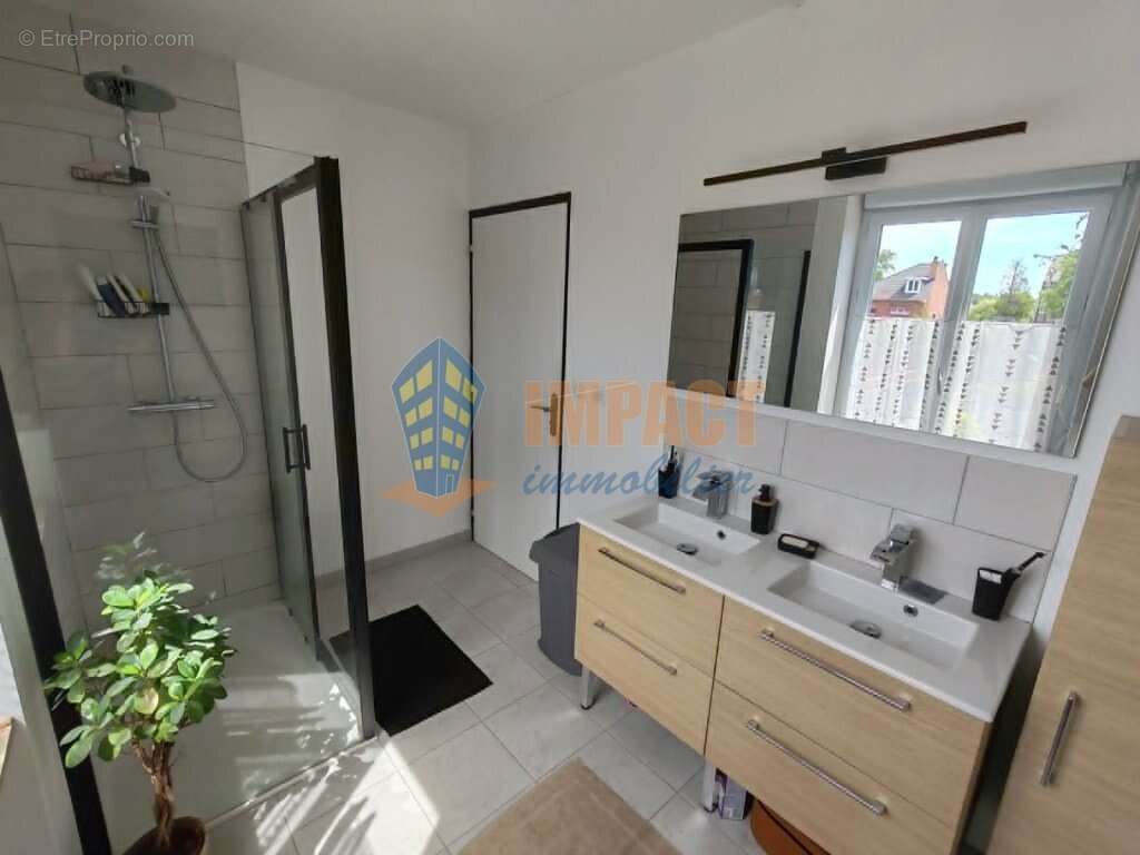 Jolie 1930 rénovée avec goût, 3 chambres, jardin, quartier calme et agréable - photo 5