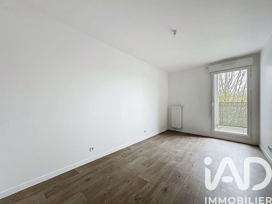 Photo 3 - Appartement à BUSSY-SAINT-GEORGES
