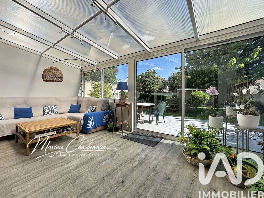 Maison 130 m² à Moissy-Cramayel  - photo 3