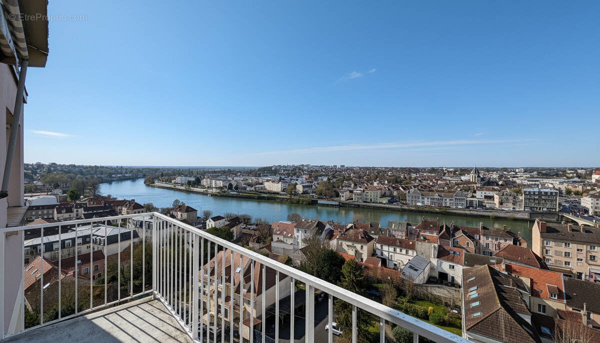 Appartement à CORBEIL-ESSONNES