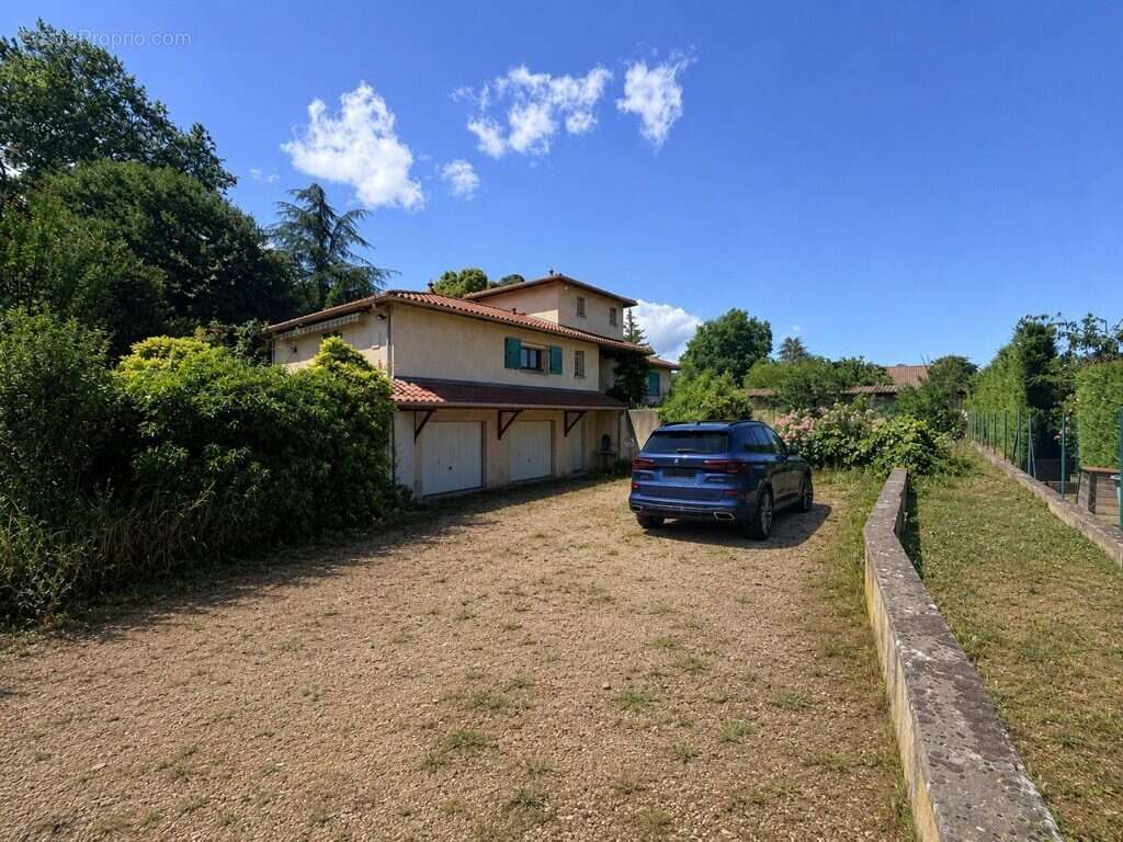 Maison à COLLONGES-AU-MONT-D'OR