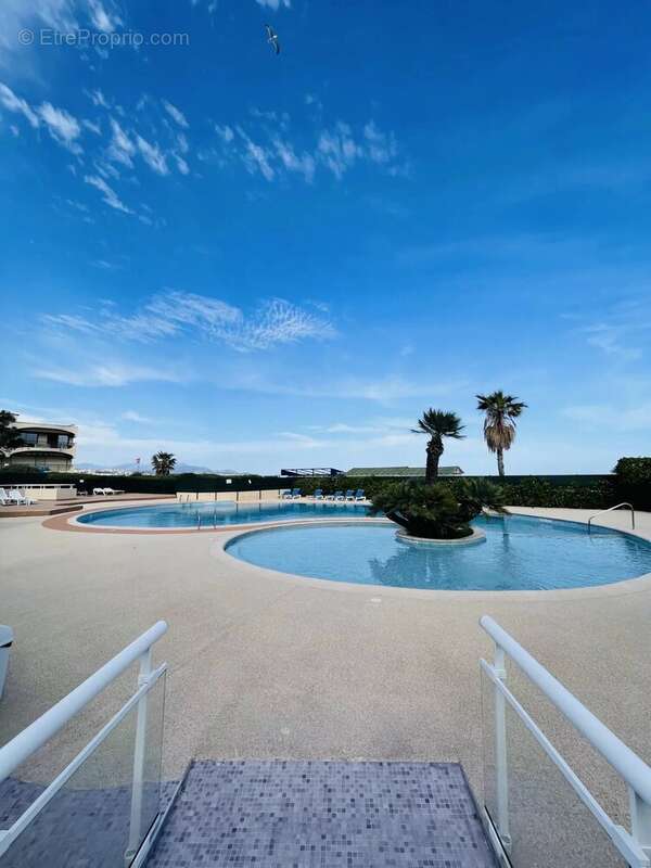 Appartement à VILLENEUVE-LOUBET