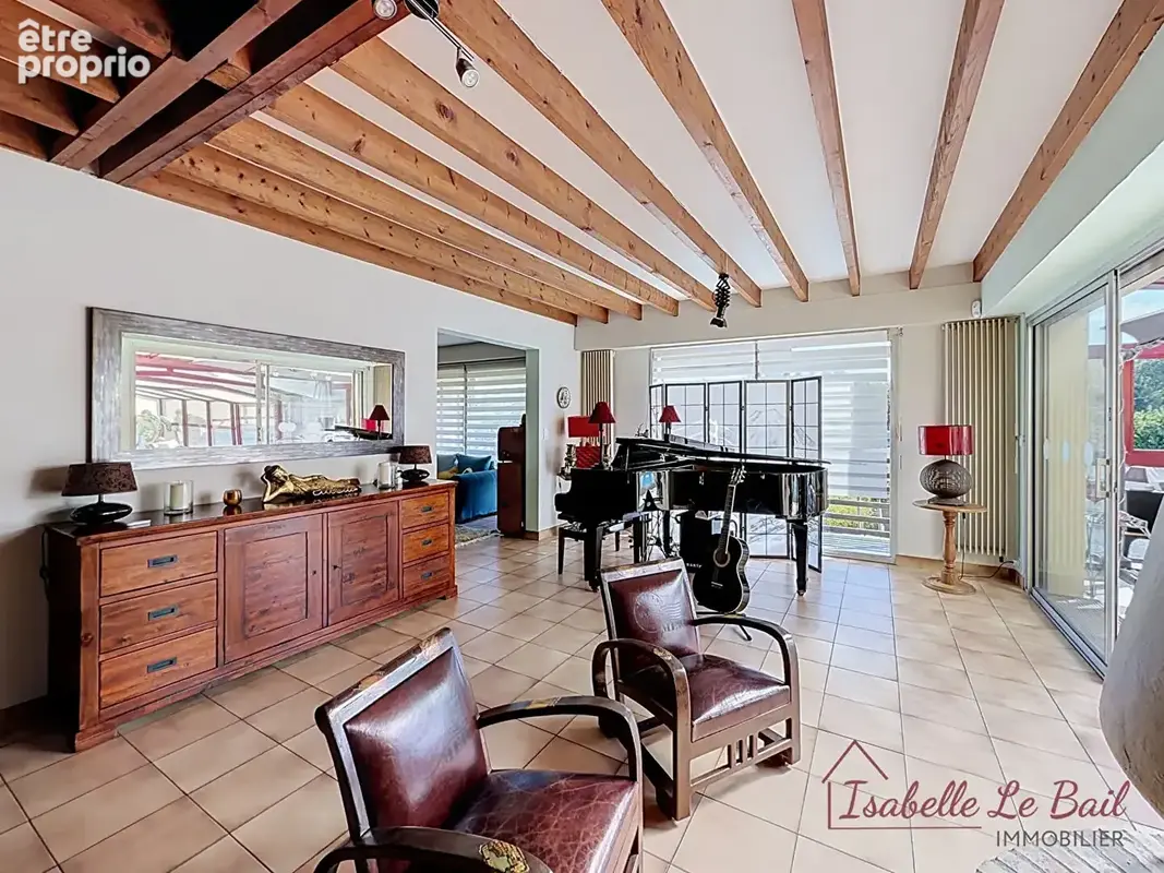Laille - maison d'architecte  - 235 m² -piscine couverte - parcelle a batir - photo 5