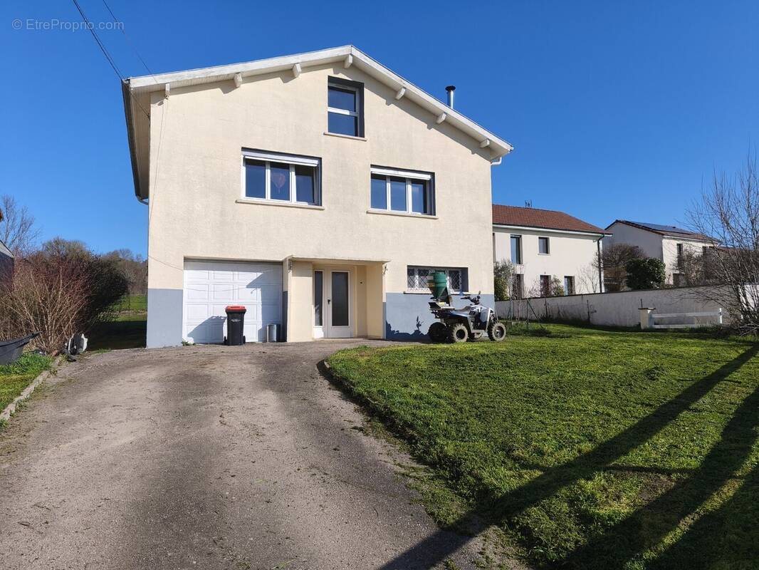 Maison à AMANCE