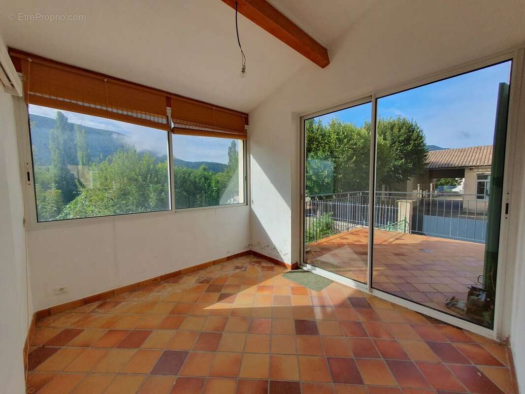 Maison à MONTBRUN-LES-BAINS