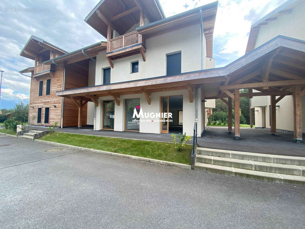 Commerce 82 m² à Taninges  - photo 2