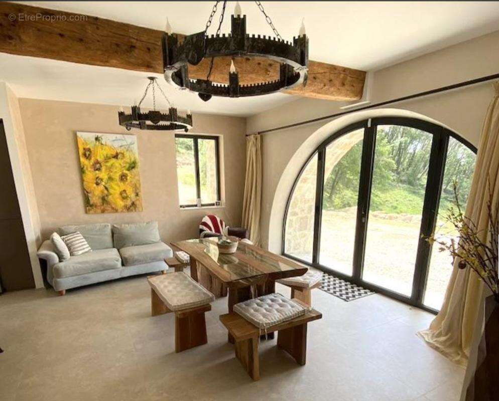 Terrain à TOURRETTES