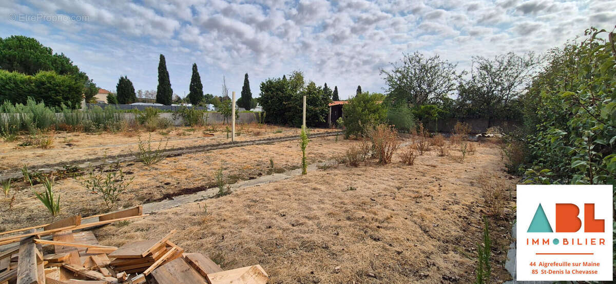 Terrain 619m² - photo 2