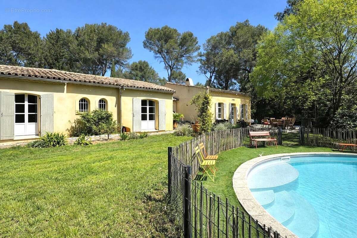 Photo 2 - Maison à CABRIES