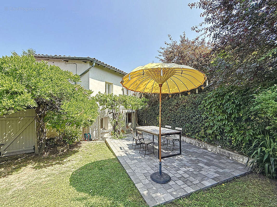Maison à CHARLY
