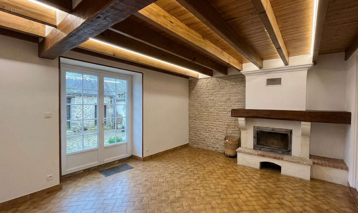 Maison à LA FOYE-MONJAULT