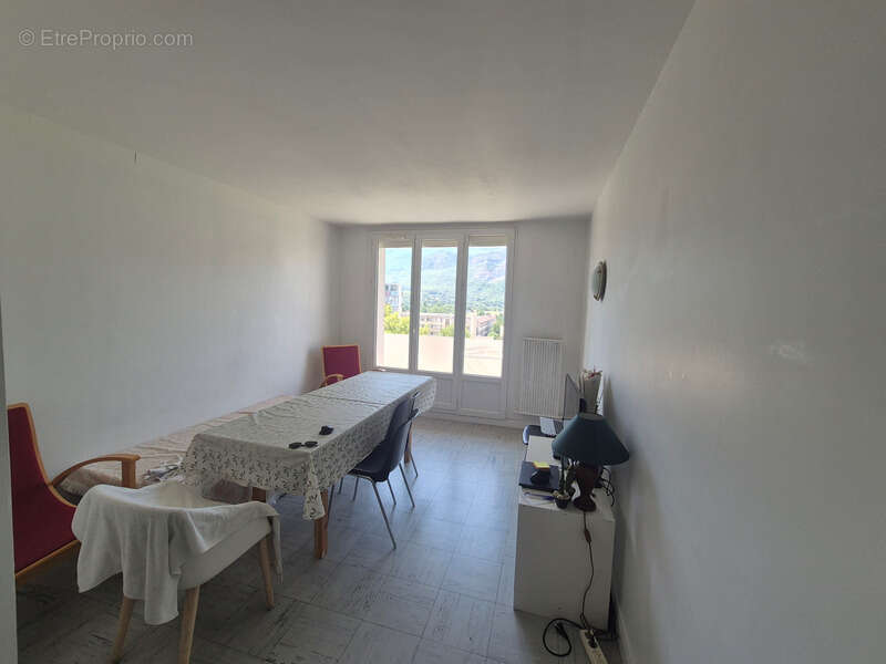 Appartement à LE PONT-DE-CLAIX