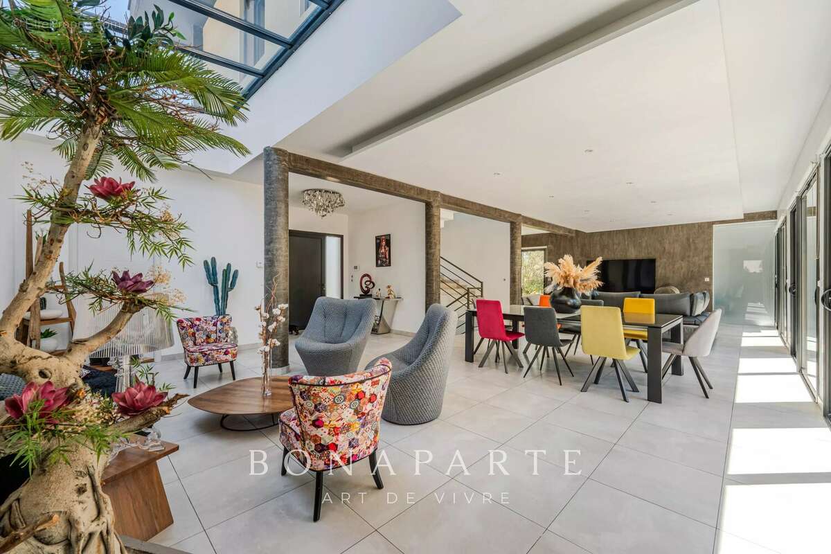 La villa t5 où le sud s’installe à demeure. - photo 13