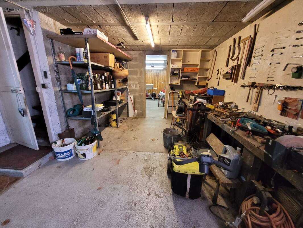ATELIER EN SOUS SOL