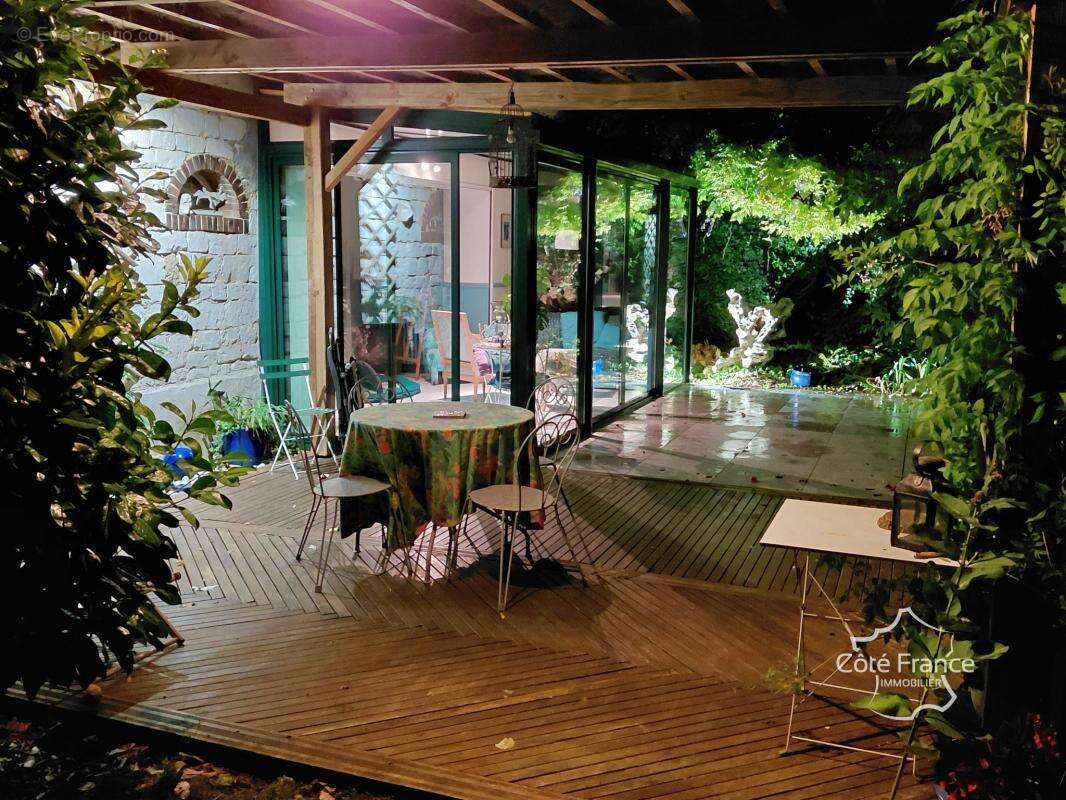 Maison à AILLANT-SUR-THOLON