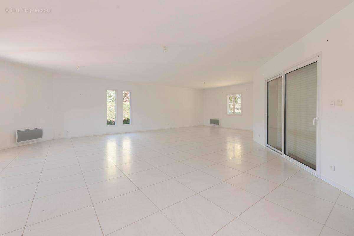 Maison à SAINT-AVIT