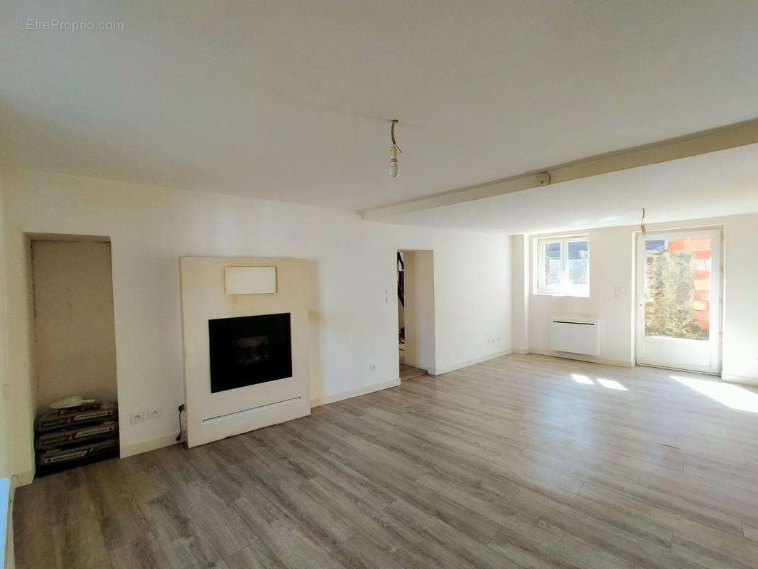 Maison 106 m² à Courcite  - photo 3