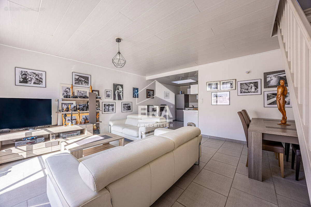 Maison à MORNAC-SUR-SEUDRE