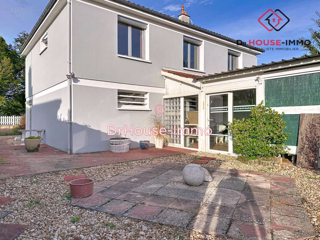 Maison à SAINT-LEON-SUR-L&#039;ISLE