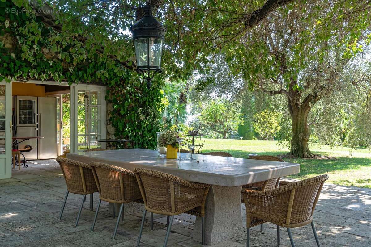 Maison à ROQUEFORT-LES-PINS