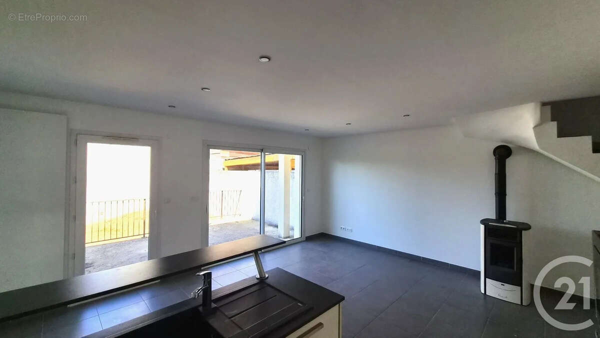 Maison 78 m² à Jassans-Riottier  - photo 7