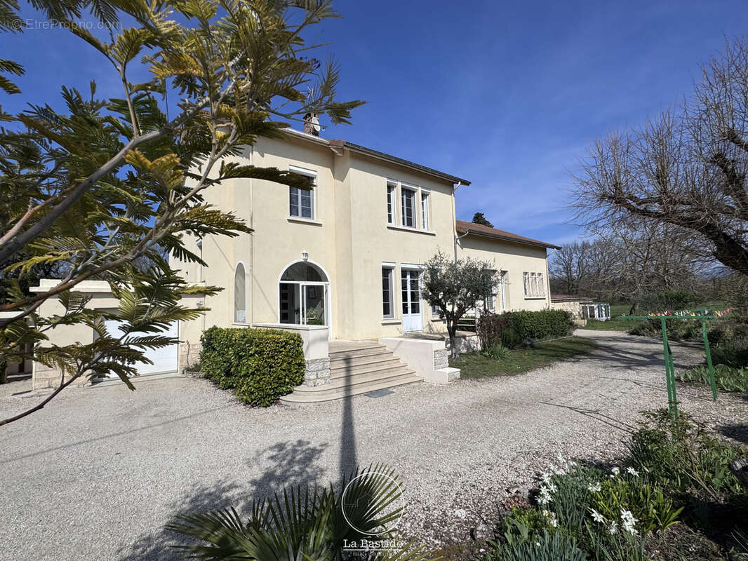 Maison à LA BATIE-ROLLAND