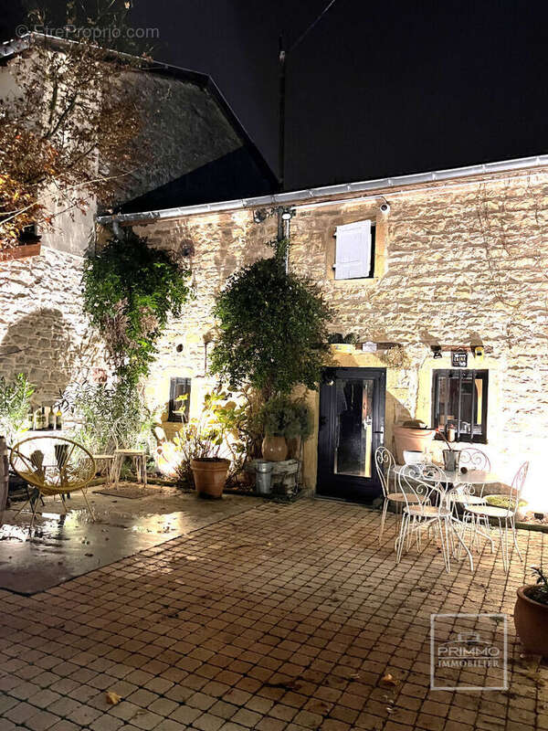 Maison à SAINT-DIDIER-AU-MONT-D'OR