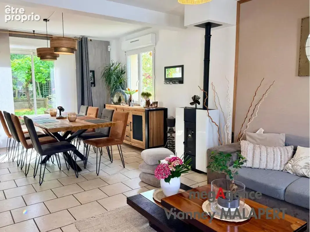 11 pièces (7 chambres) - 211 m²  - Baguer-Pican (35120) - photo 6