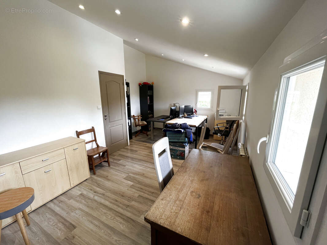 Maison à AMBARES-ET-LAGRAVE