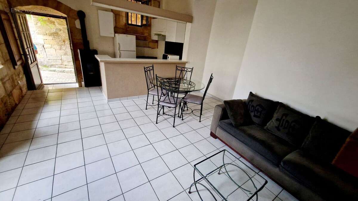 4608 - Maison à SAINT-CYPRIEN