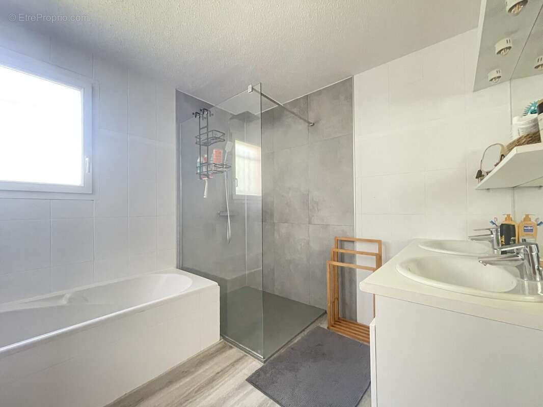 Maison à CLERMONT-FERRAND